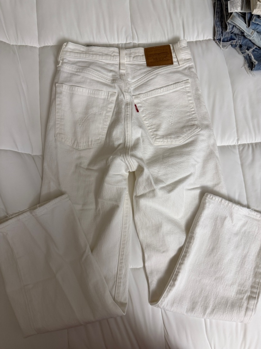 Levi’s Ribcage Straight Ankle Jeans - Picture 6 of 6